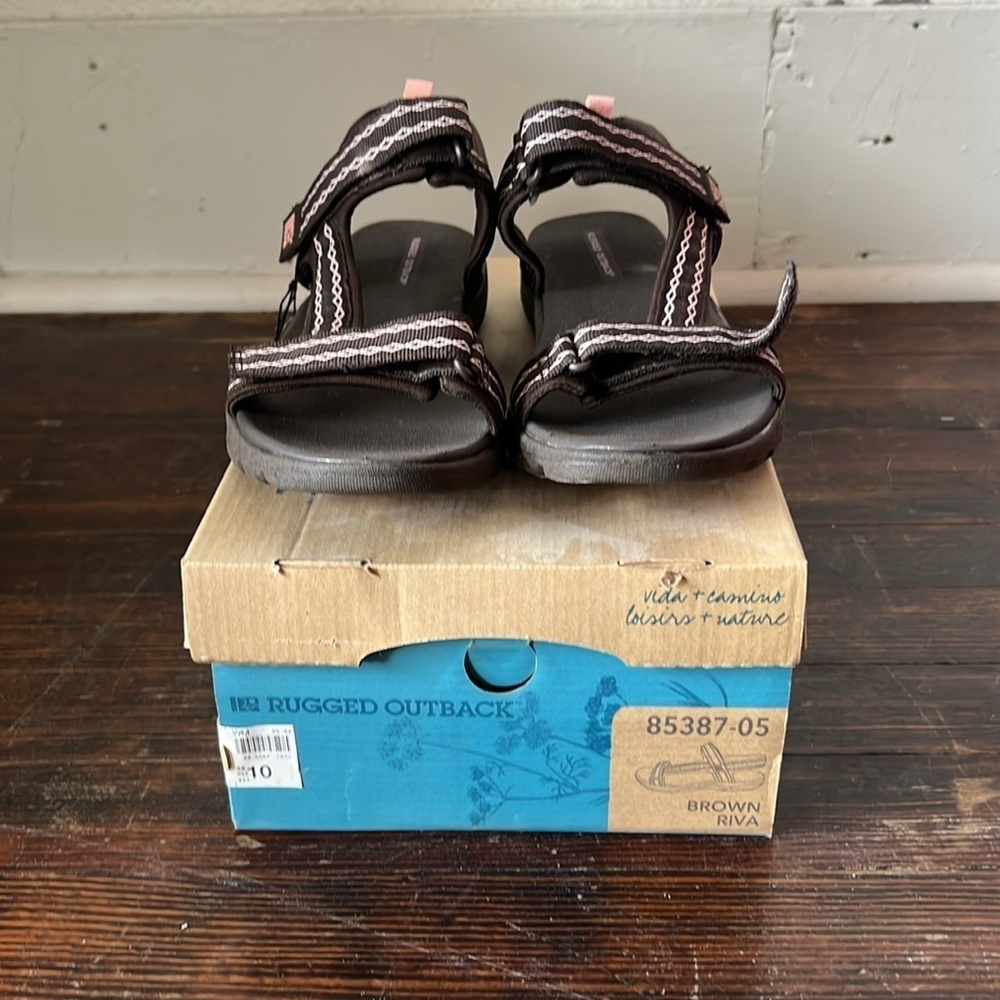 NIB Rugged Outback Brown Riva Sandals Womens 10 - Picture 2 of 3